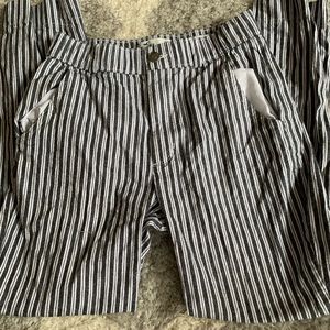 Xs Hollister striped pants.